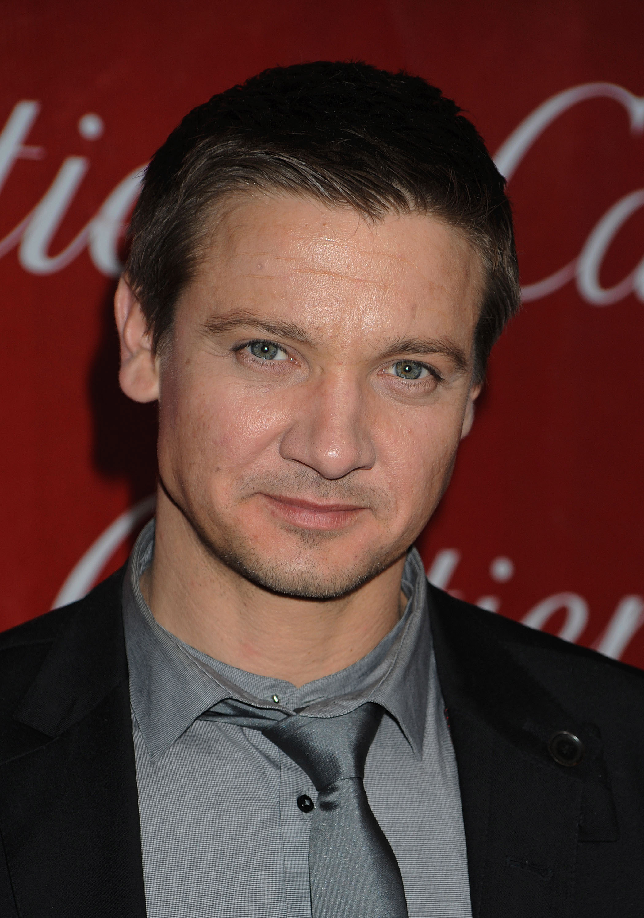 Jeremy Renner Photo 999 Of 1779 Pics Wallpaper Photo 588849