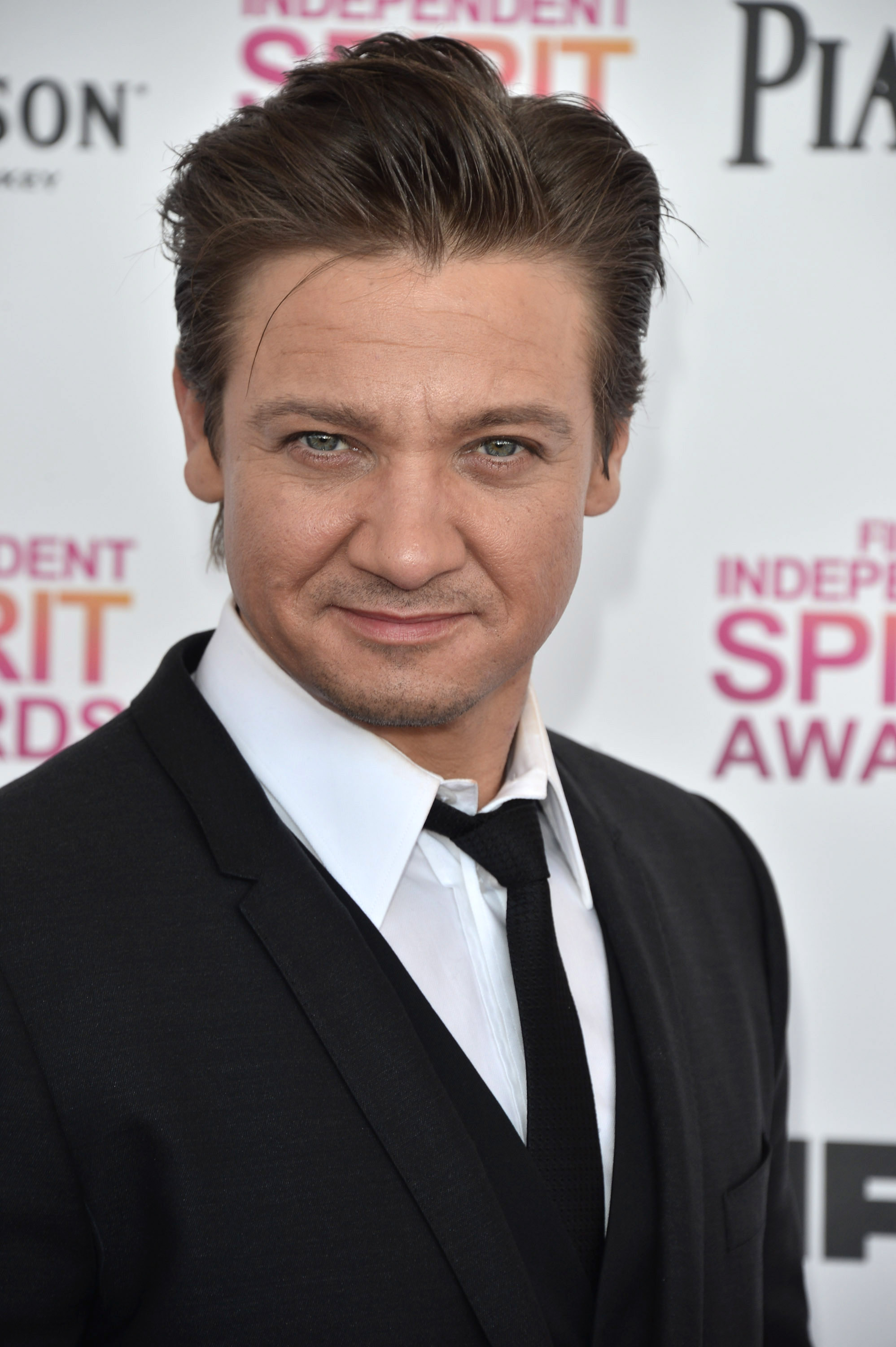 Jeremy Renner Photo 925 Of 1779 Pics, Wallpaper - Photo #582816 ...