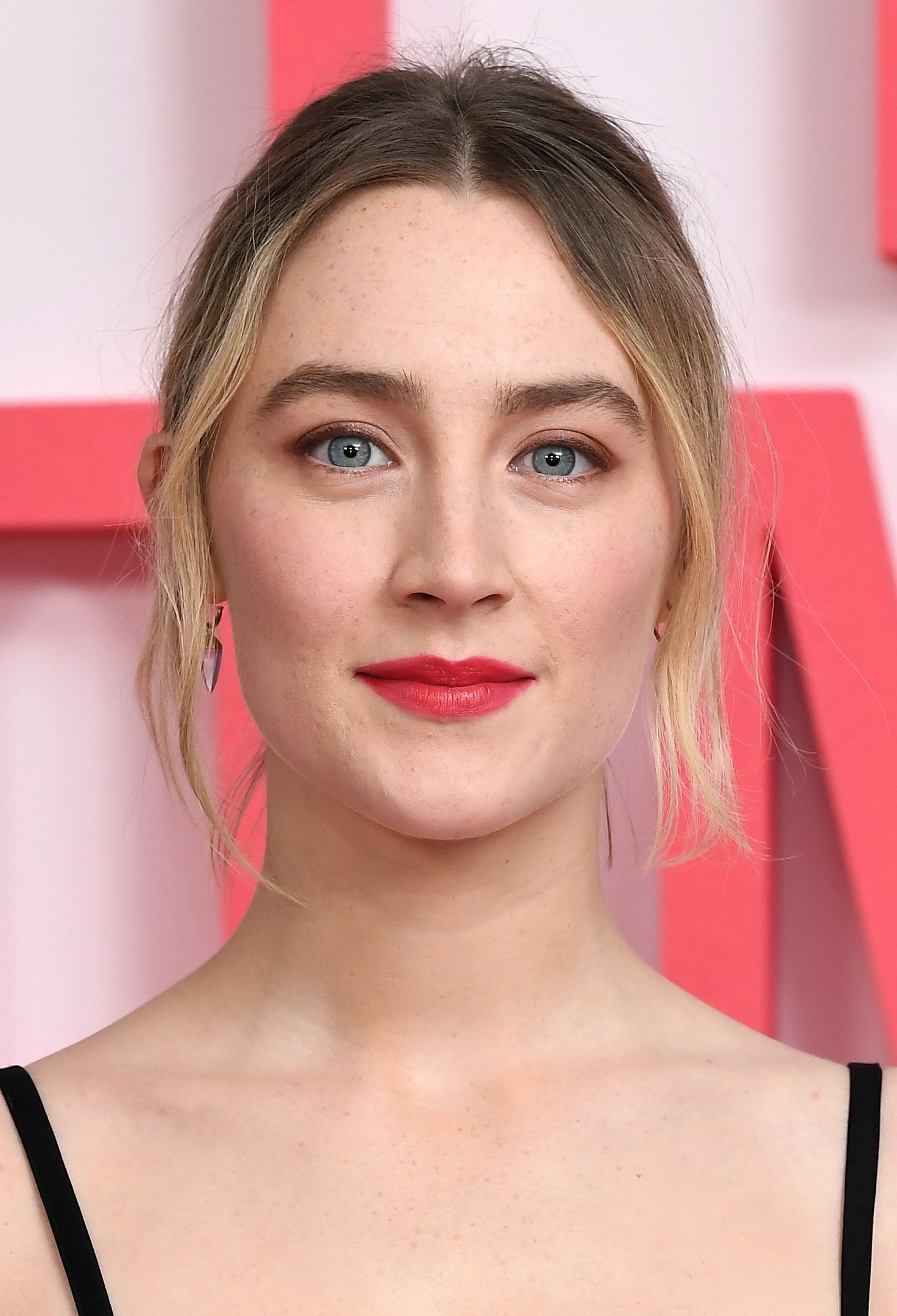 Saoirse Ronan Fakes