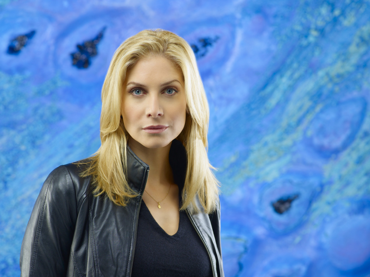 Elizabeth Mitchell: pic #320045