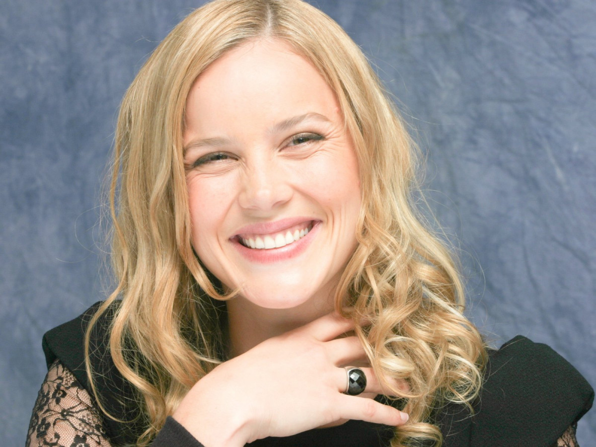 Abbie Cornish  (Australia) - Pagina 2 1-60-gthumb-gwdata1200-ghdata1200-gfitdatamax