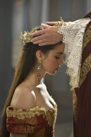 Adelaide Kane photo #