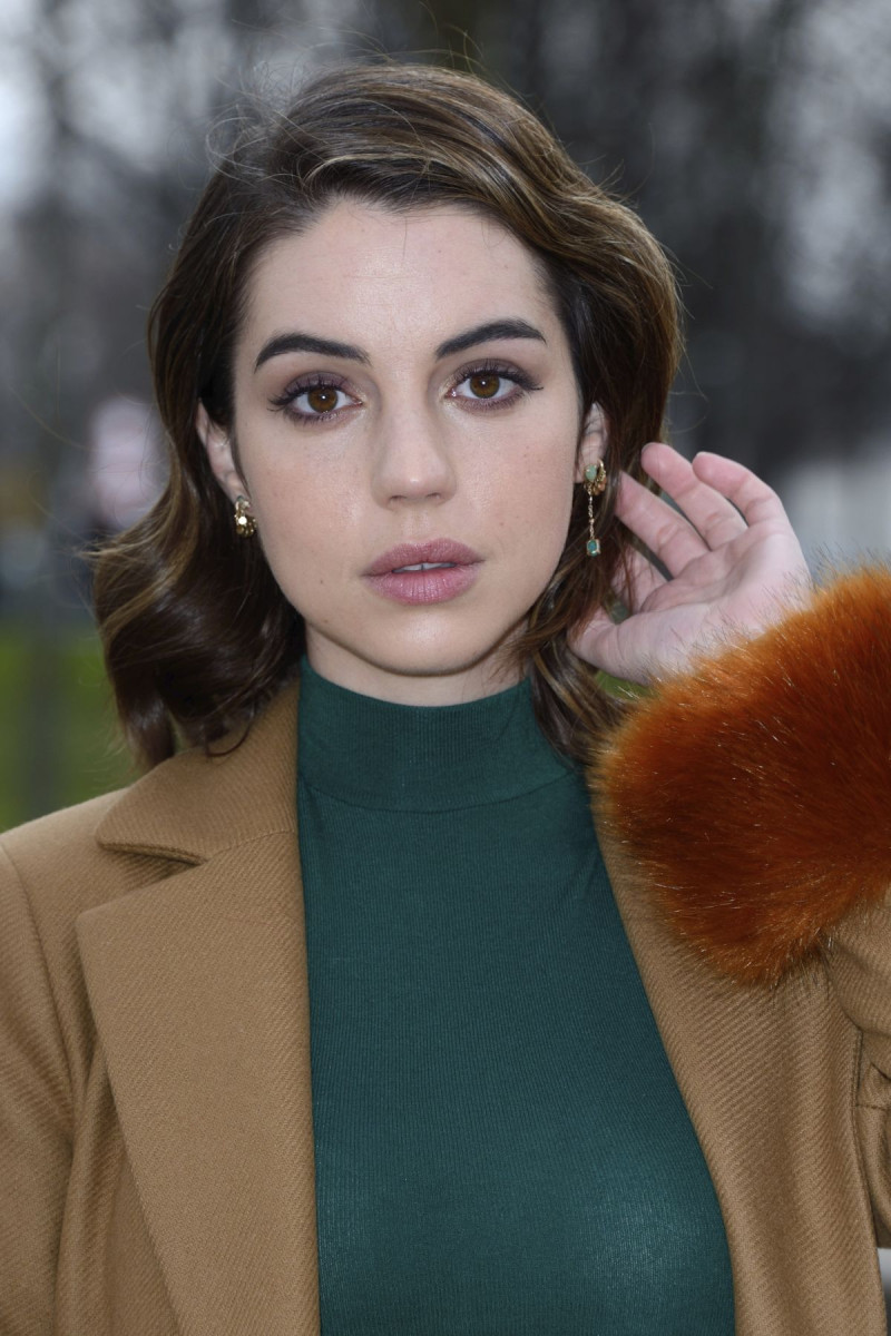 Adelaide Kane: pic #1018393
