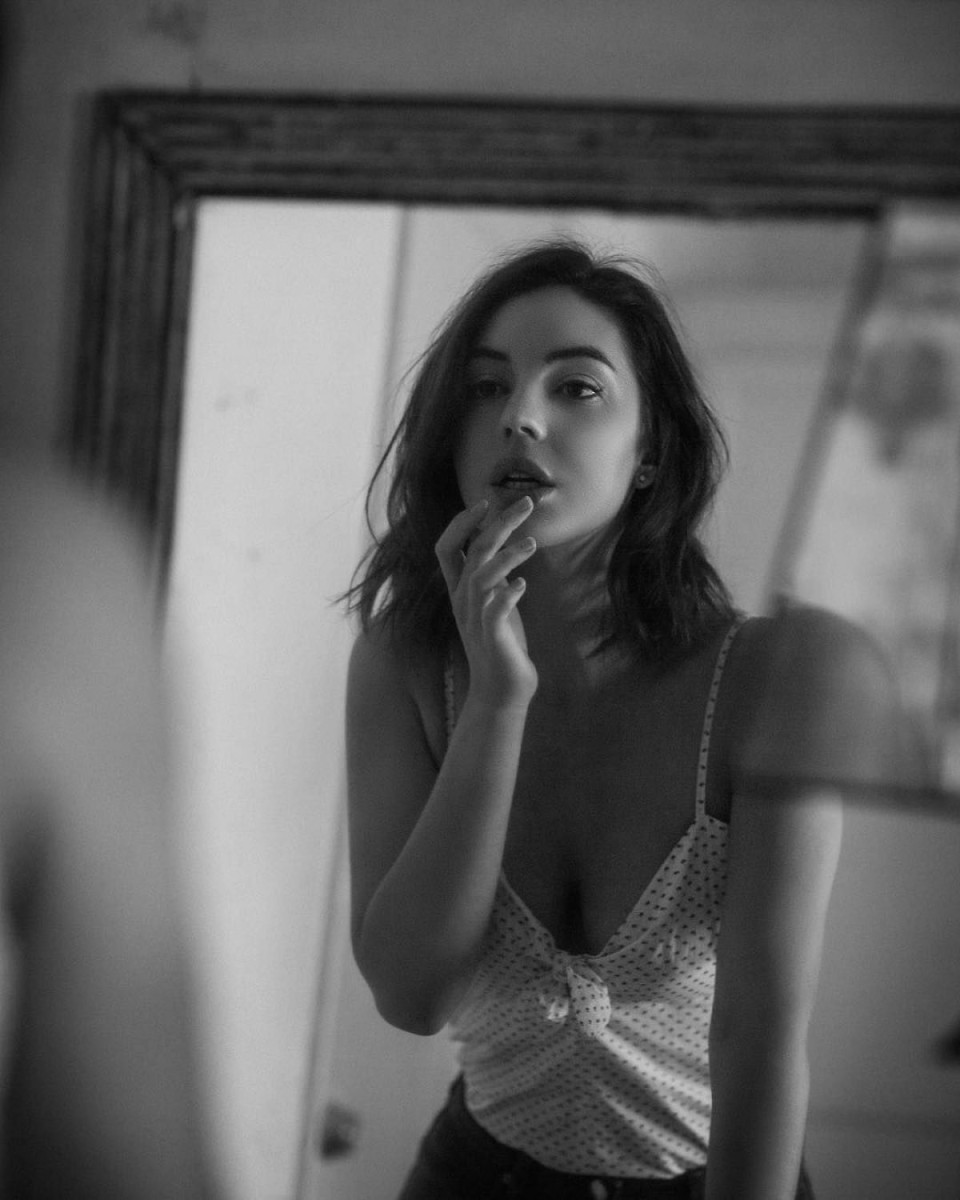 Adelaide Kane: pic #1006287
