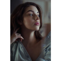 Adelaide Kane photo #