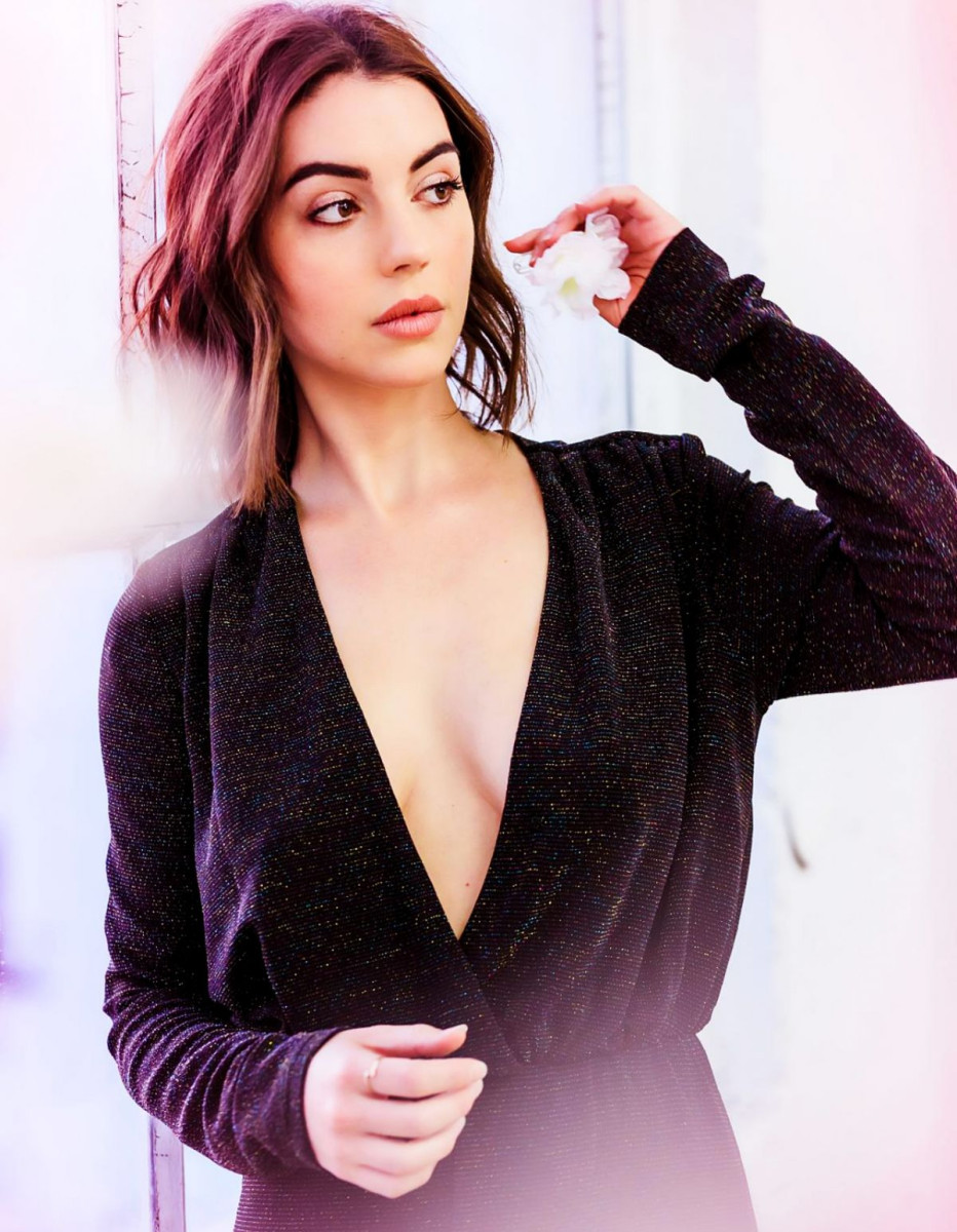 Adelaide Kane: pic #994779