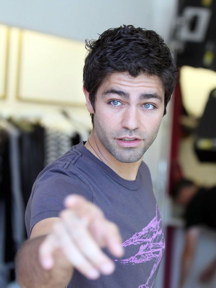 Adrian Grenier: pic #329323