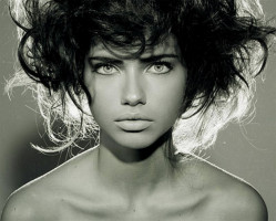 Adriana Lima photo #