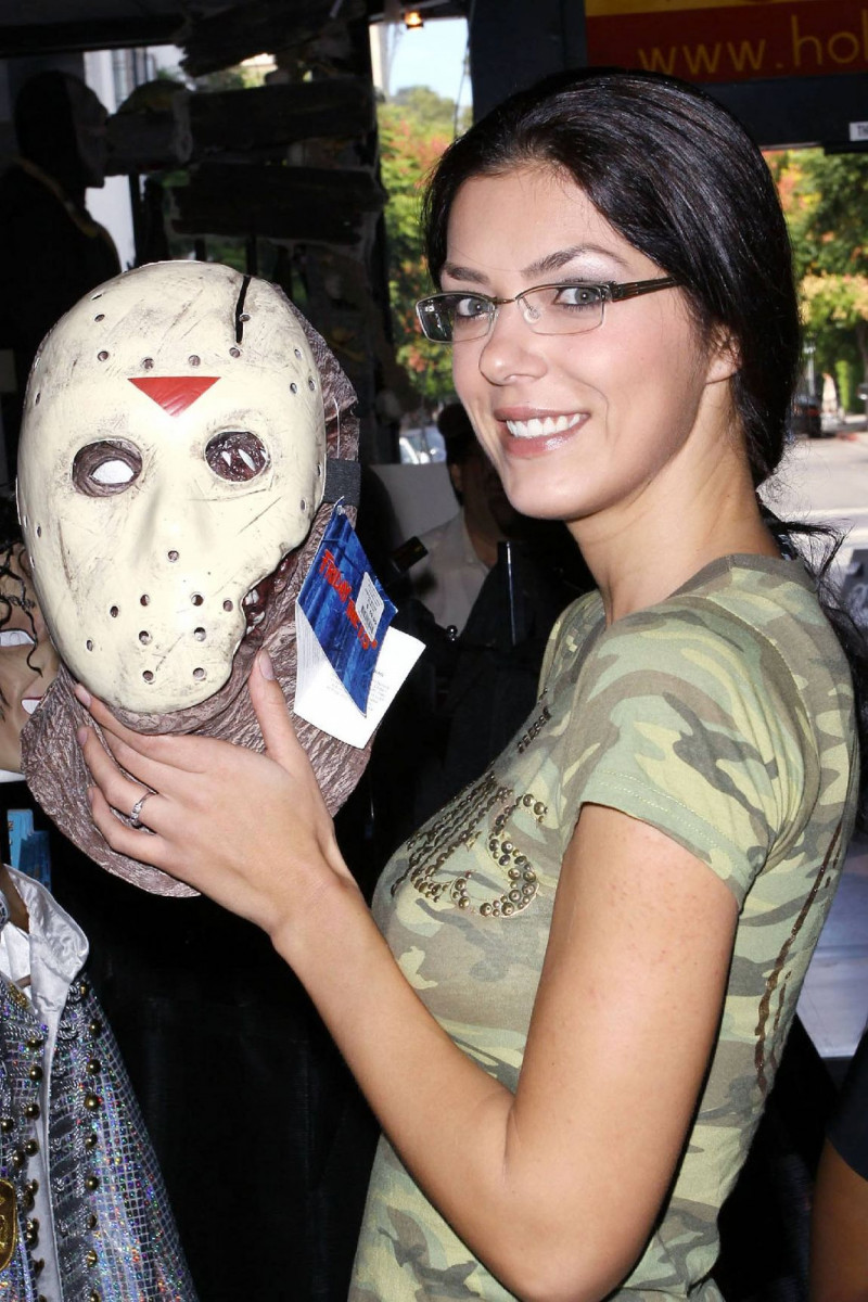 Adrianne Curry: pic #234311