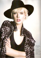 Agyness Deyn photo #