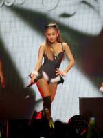 Ariana Grande photo #