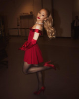 photo 4 in Ariana Grande gallery [id1351030] 2024-06-01