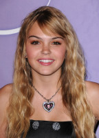 Aimee Teegarden photo #