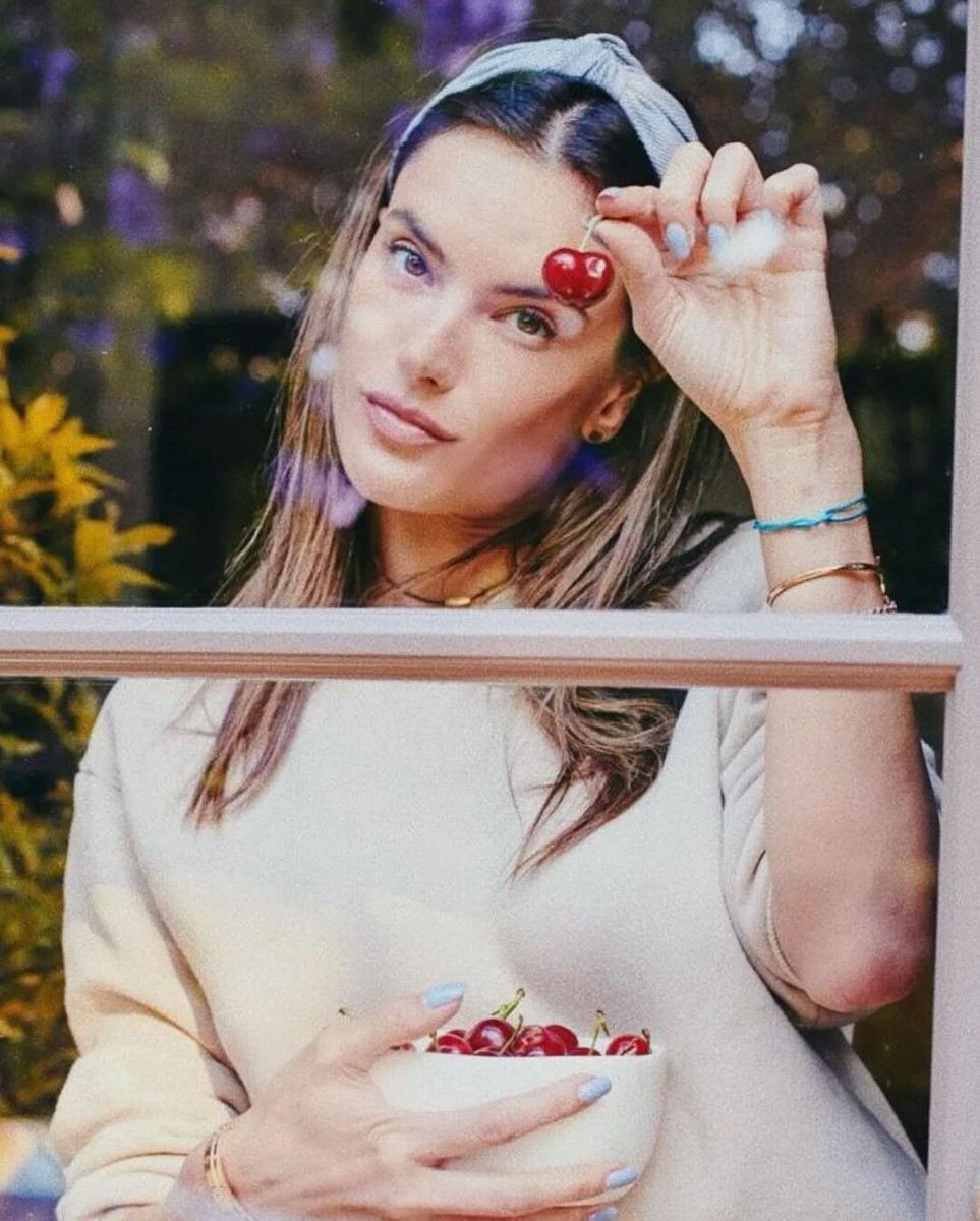 Alessandra Ambrosio: pic #1372027