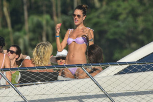 Alessandra Ambrosio photo #