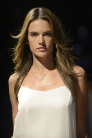 Alessandra Ambrosio photo #