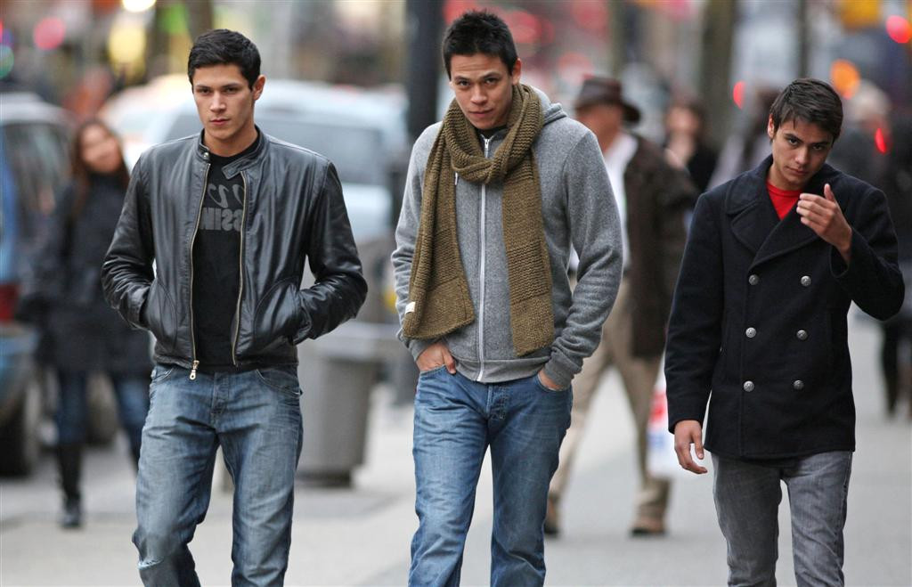 Alex Meraz: pic #195849