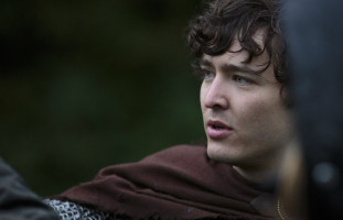 Alexander Vlahos photo #
