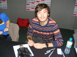 Alexander Vlahos photo #
