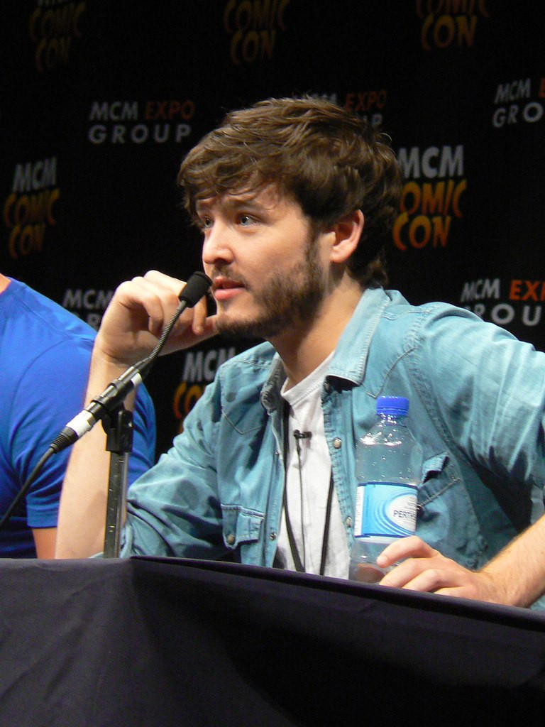 Alexander Vlahos: pic #653177