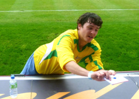 Alexander Vlahos photo #