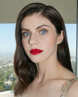 Alexandra Daddario photo #