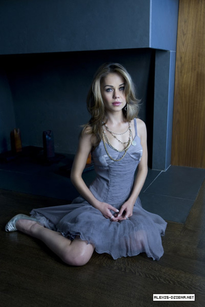 Alexis Dziena: pic #158952