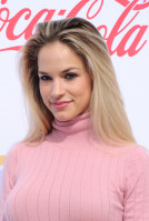 Alexis Knapp photo #