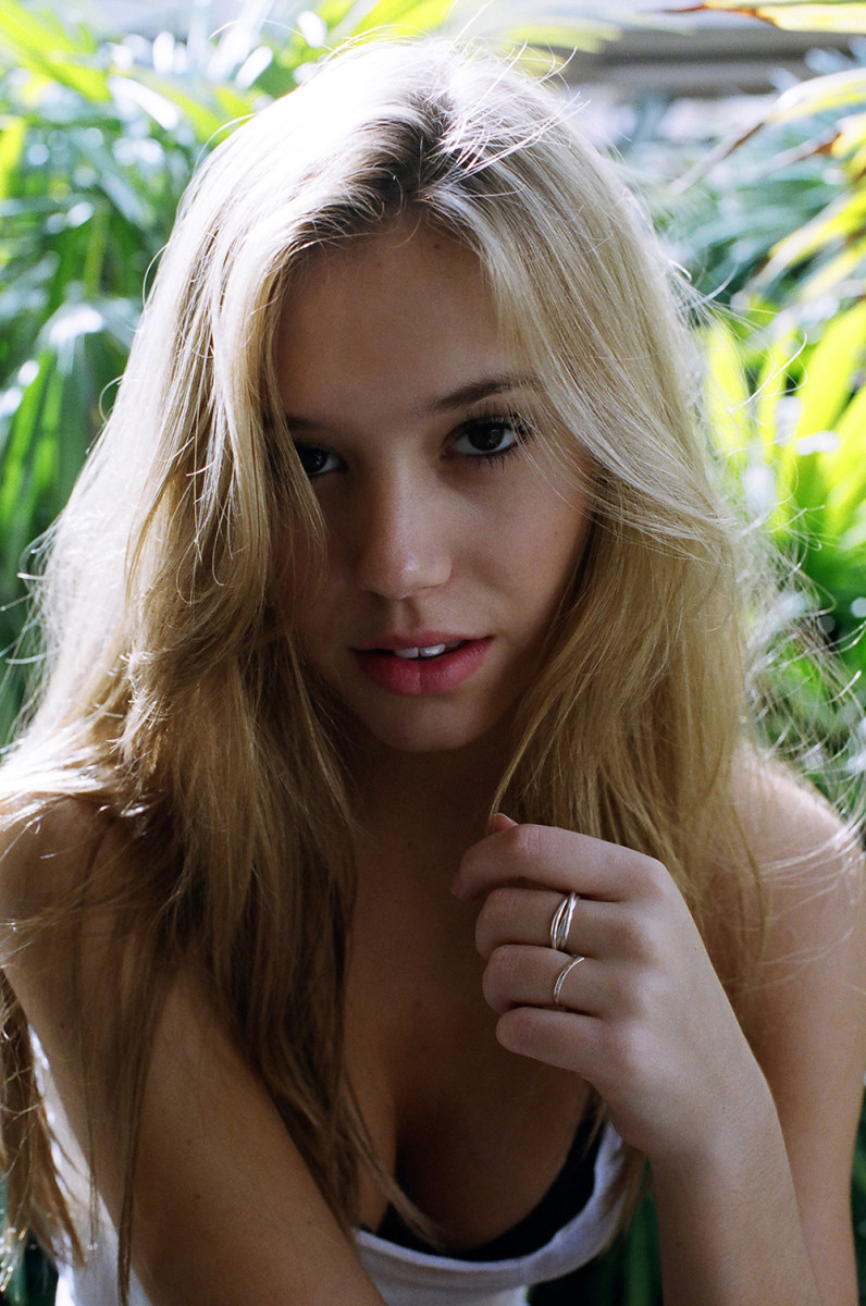 Alexis Ren: pic #765637