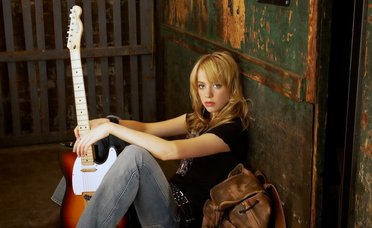 Alexz Johnson: pic #303033