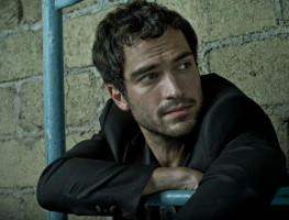 Alfonso Herrera  photo #