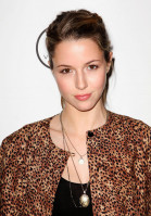 Alona Tal photo #