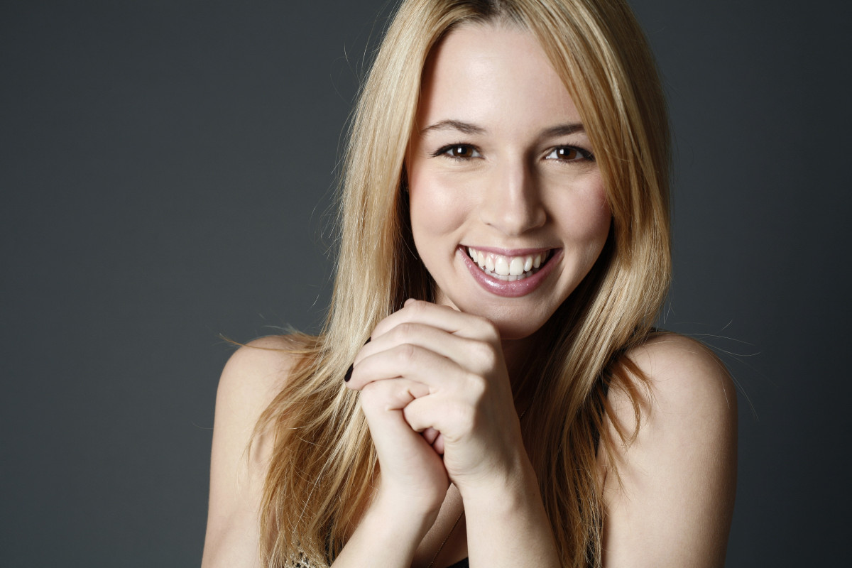 Alona Tal: pic #407673