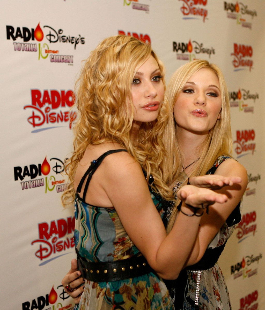 Aly and Aj photo 368 of 1589 pics, wallpaper - photo #335109 - ThePlace ...