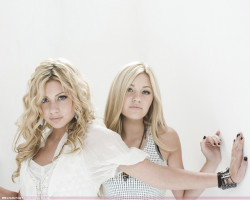 Aly and Aj photo #