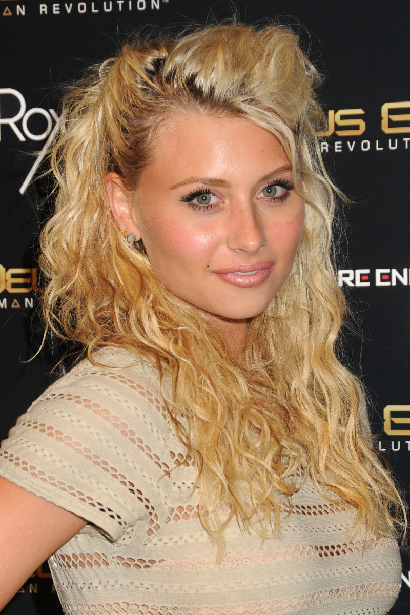 Alyson Michalka: pic #398807