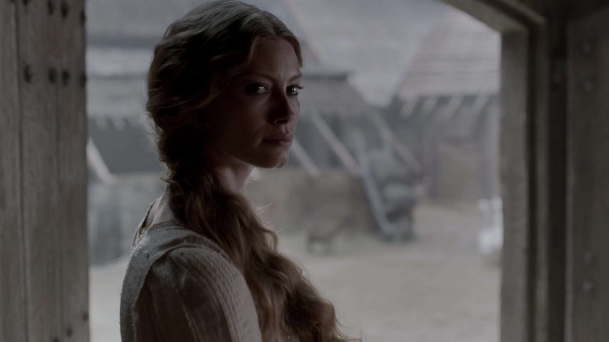 Alyssa Sutherland: pic #911205