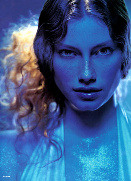 Alyssa Sutherland: pic #4358
