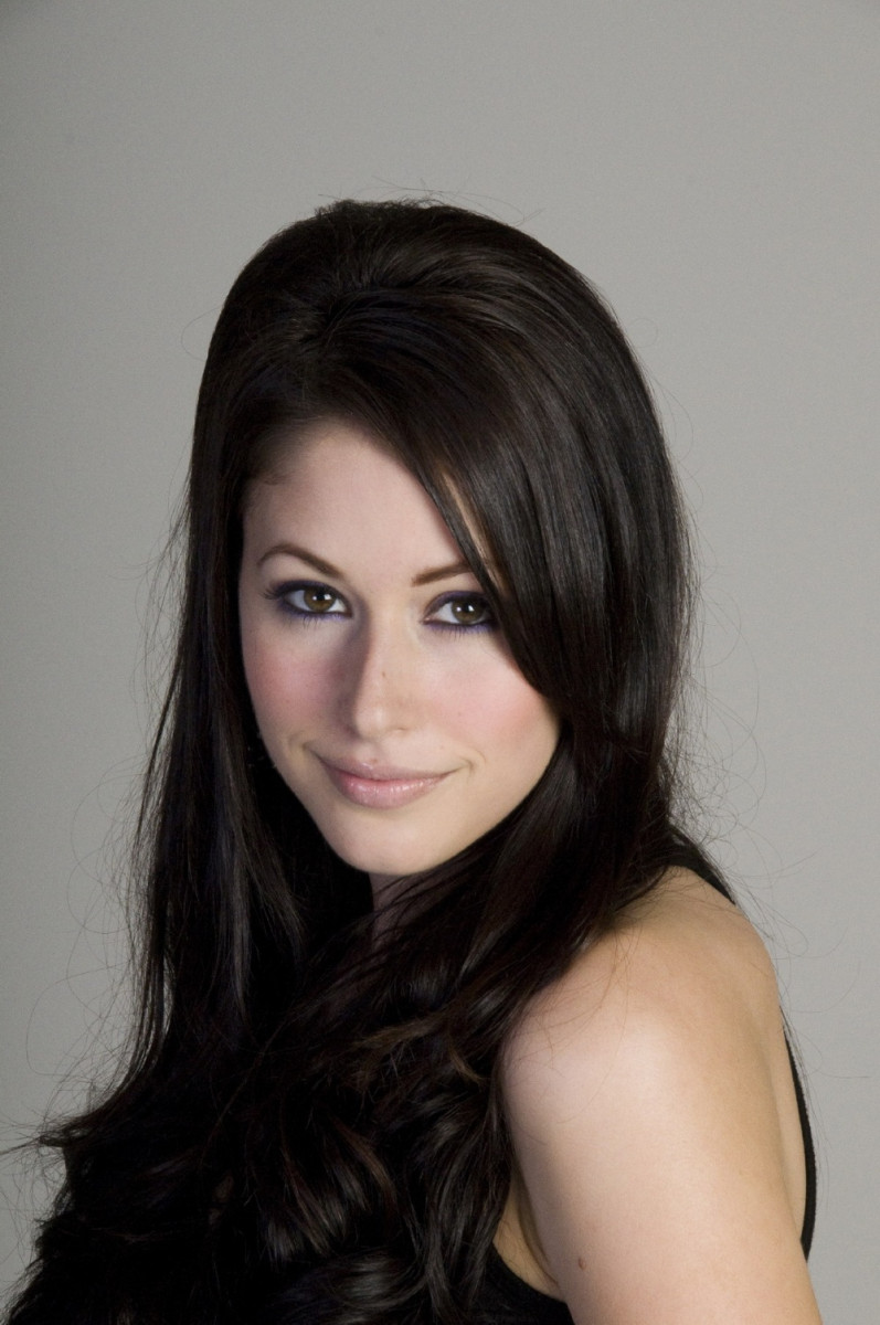 Amanda Crew: pic #288837