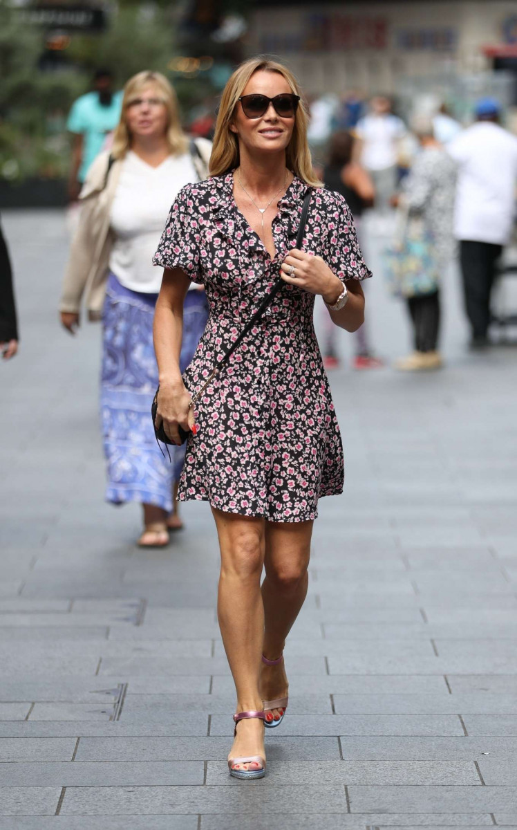 Amanda Holden: pic #1153151