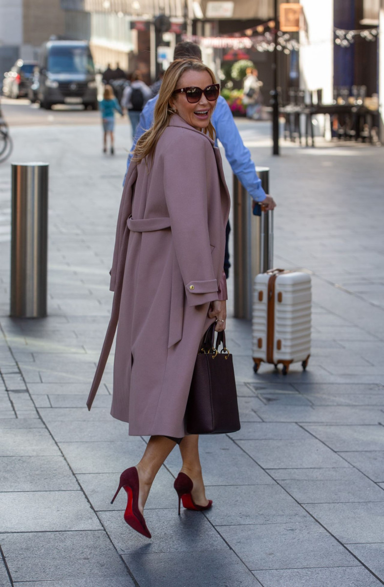 Amanda Holden: pic #1336070
