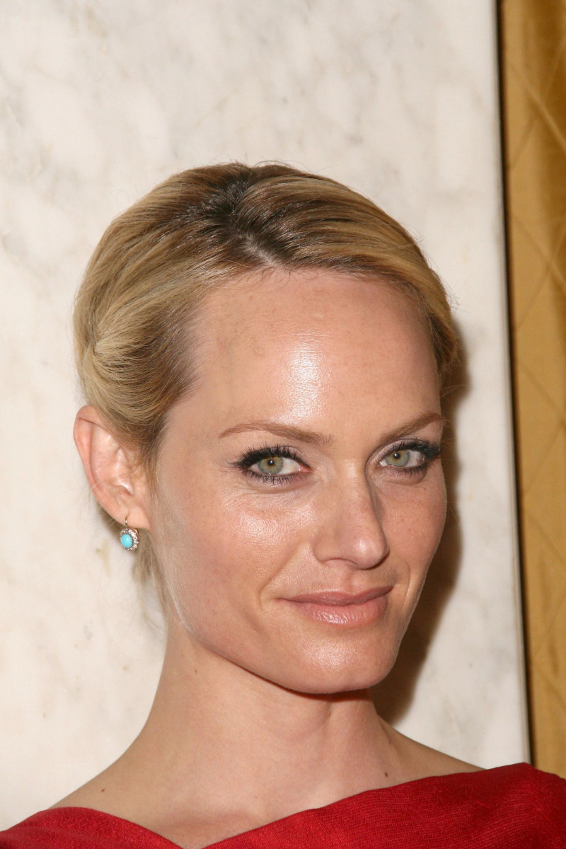 Amber Valletta: pic #164454