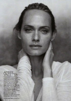 Amber Valletta photo #