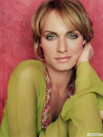 Amber Valletta photo #