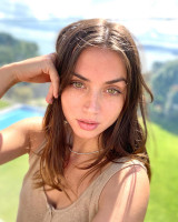 Ana de Armas photo #