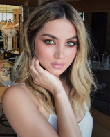 Ana de Armas photo #