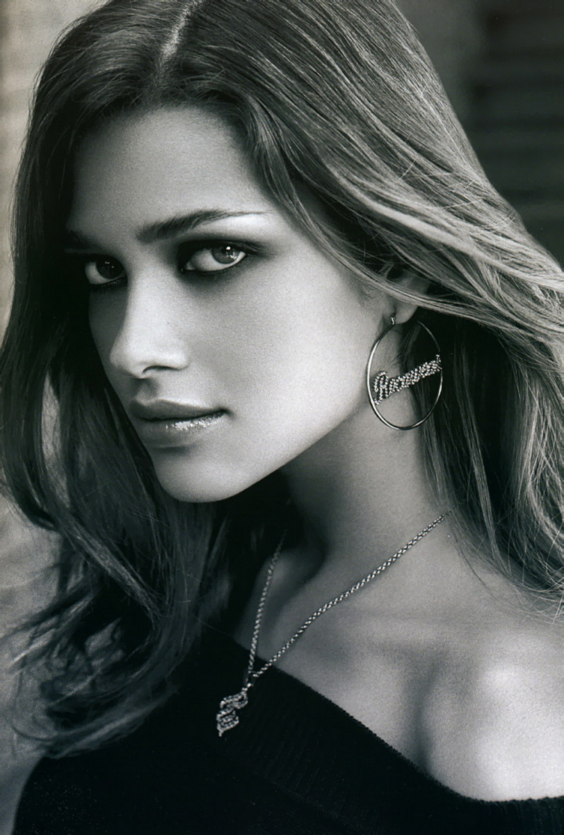 Ana Beatriz Barros: pic #243918