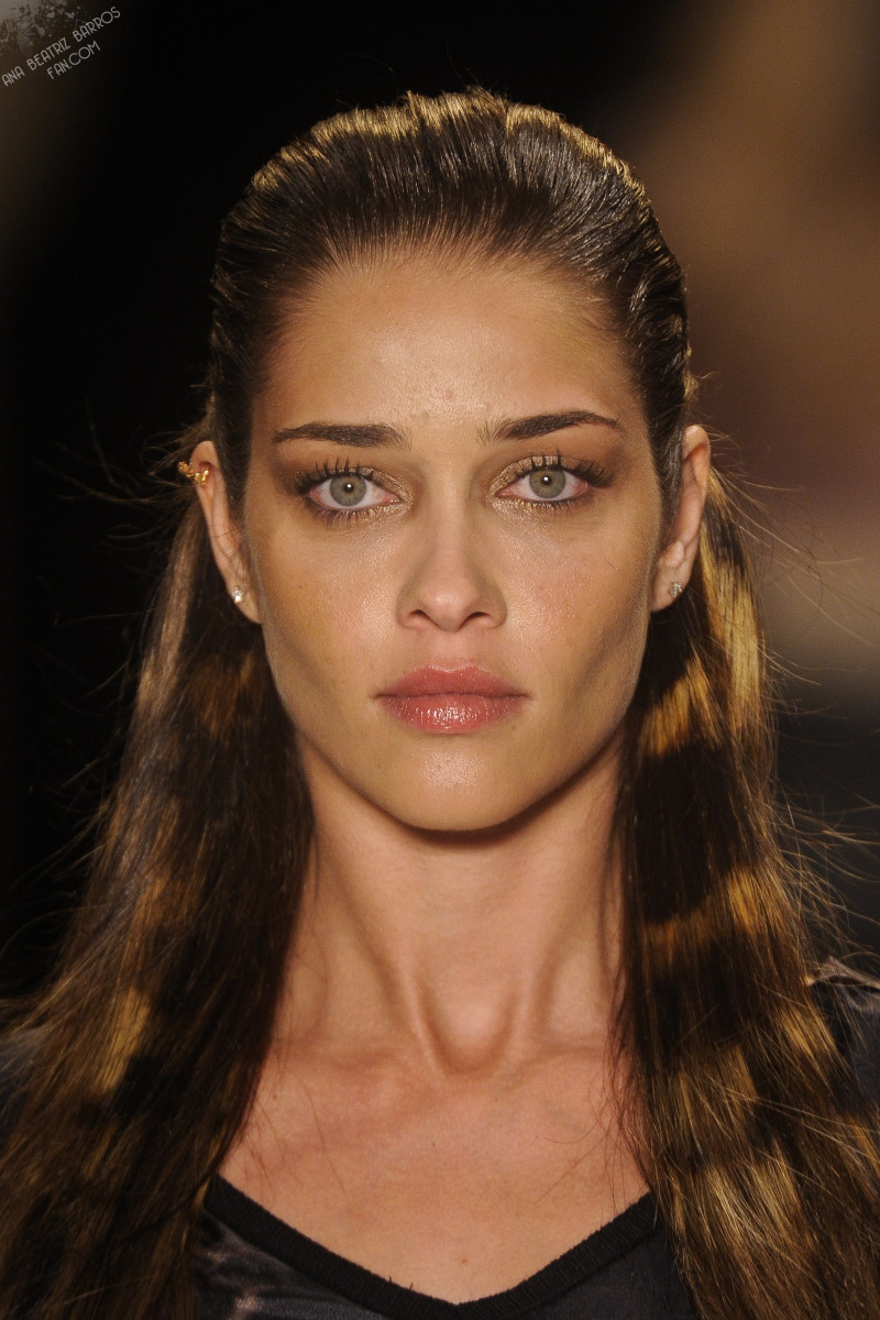 Ana Beatriz Barros: pic #503687