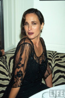 Andie Macdowell photo #