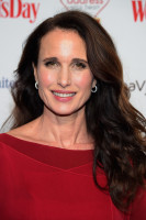 Andie Macdowell photo #